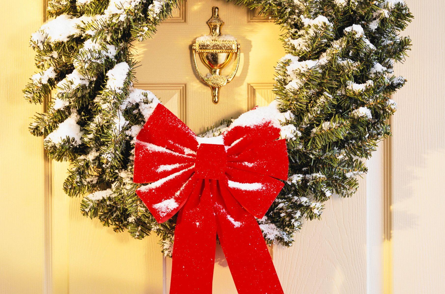 Christmas Wreath Wallpaper and Background Imagex1200
