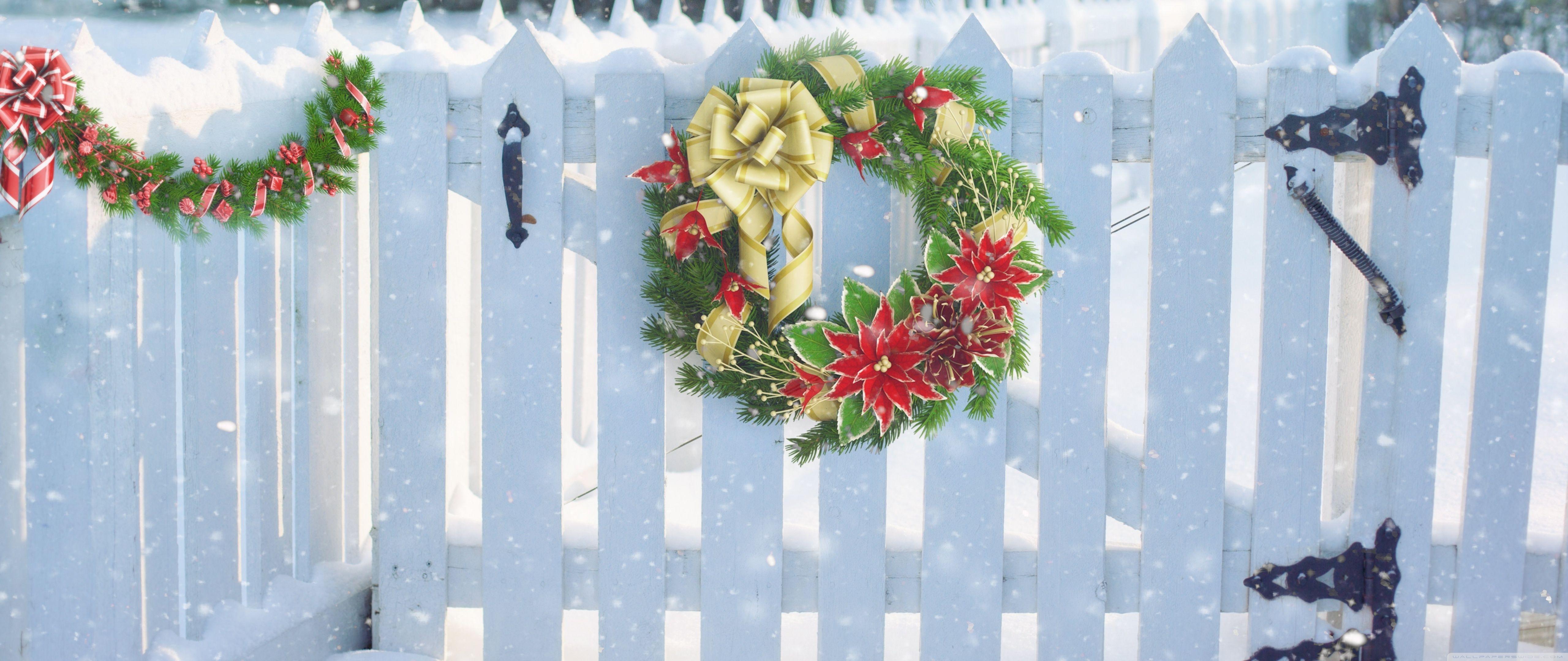 Christmas Wreath On White Fence ❤ 4K HD Desktop Wallpaper for 4K