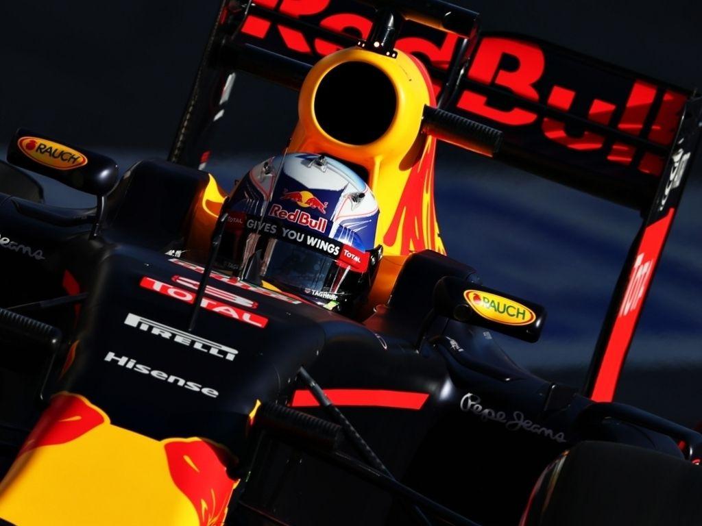 Ricciardo: Bahrain more exciting as a night race. FOX Sports Asia