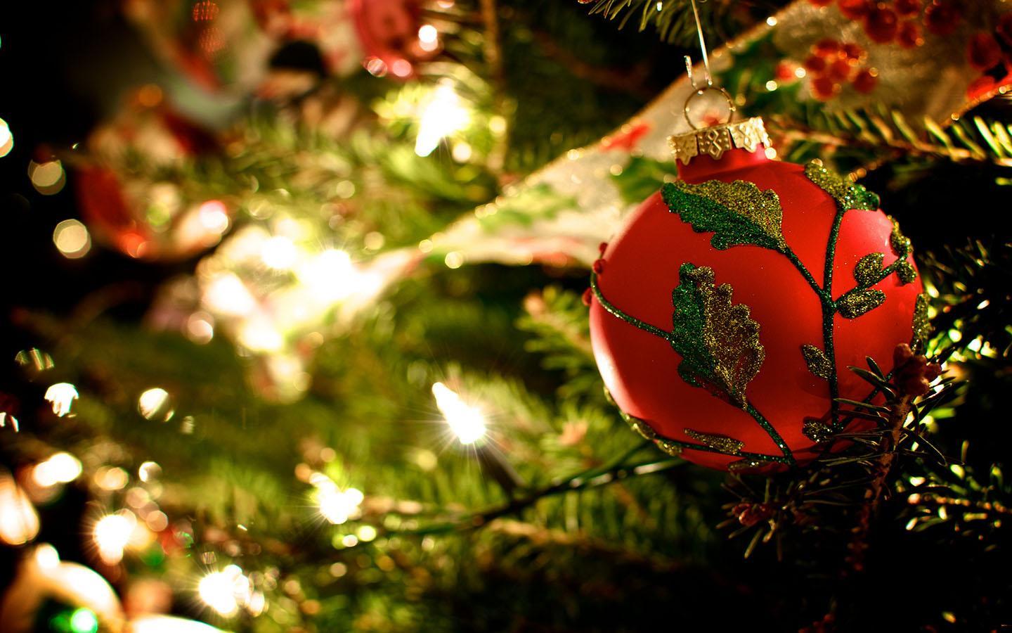 Cool Christmas Wallpaper to Decorate your Desktops, iPhone