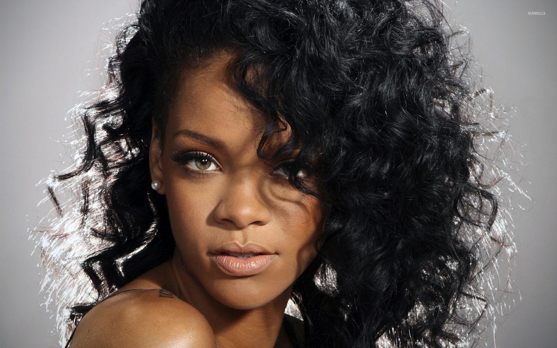 Rihanna with curly hair wallpaper wallpaper