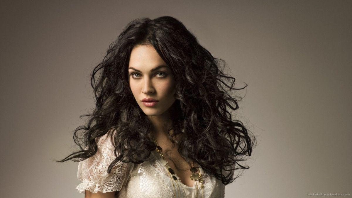 Pretty Girls With Curly Hair Wallpaper 3