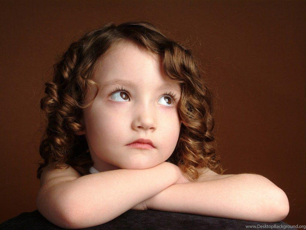 Baby Girl With Curly Hair Look HD Wallpaper Girl Baby Wallpaper