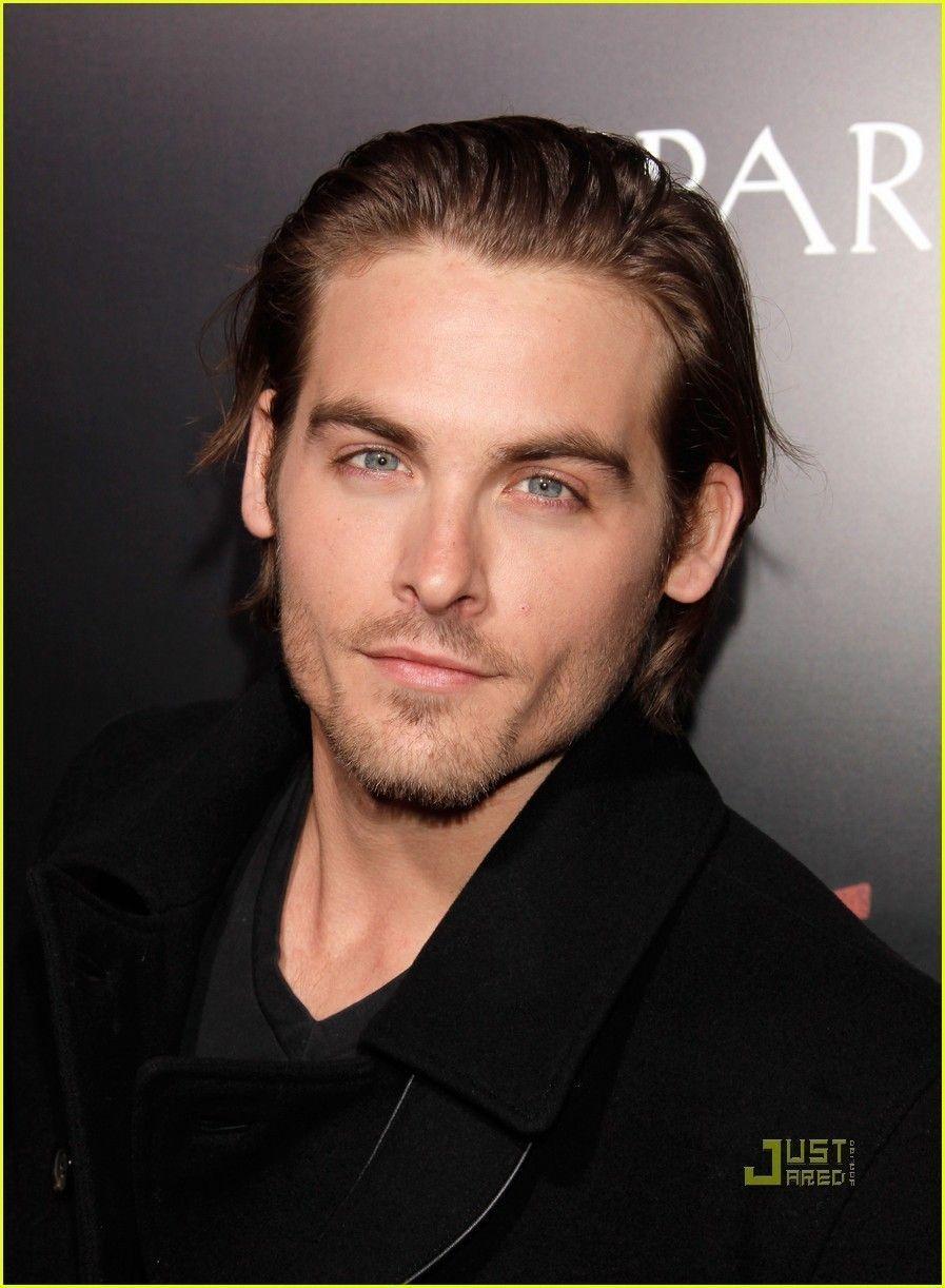 Kevin Zegers Checks Out The Runwaways Zegers Photo