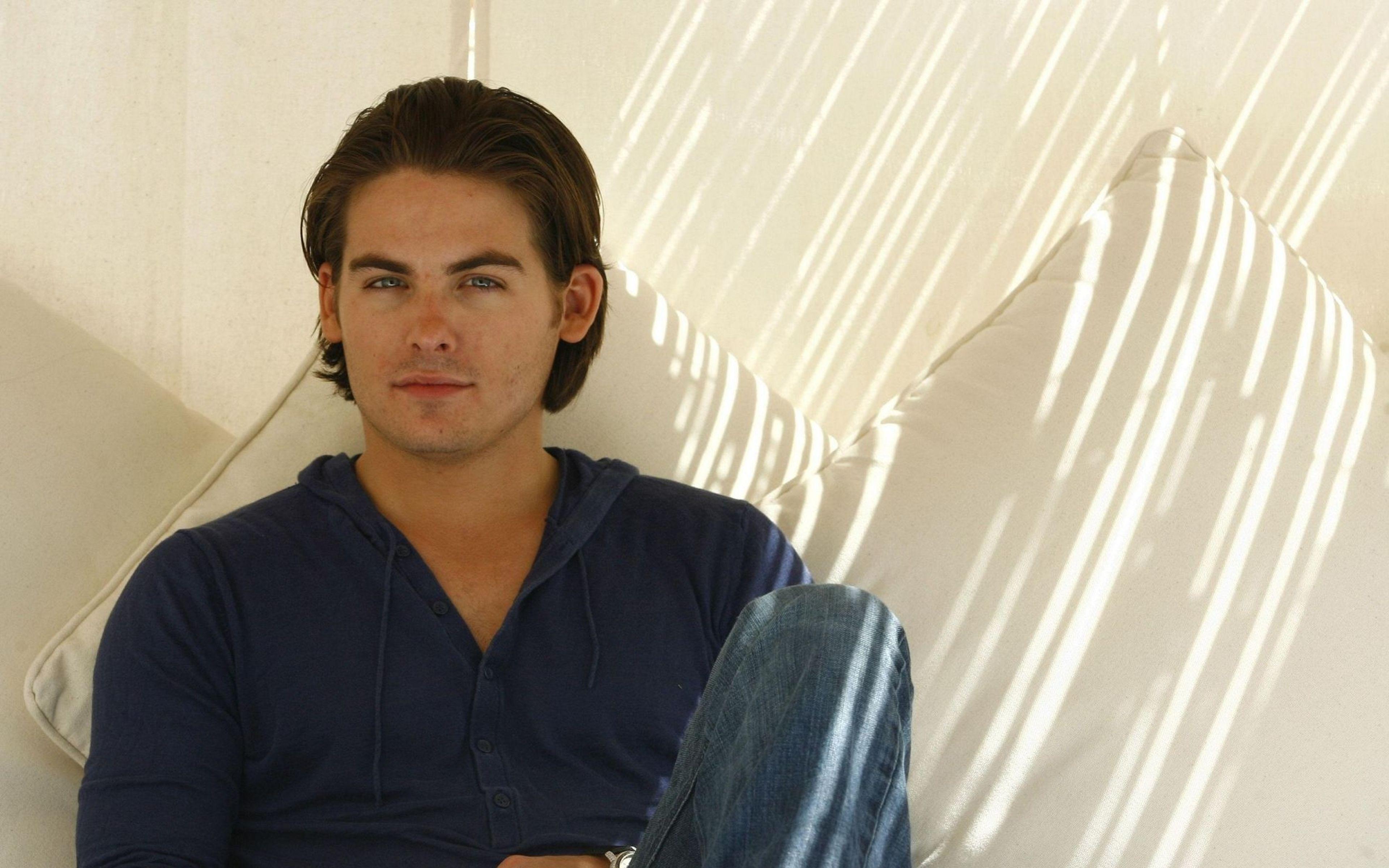 ScreenBeauty. Kevin Zegers, Dark Haired, Long Haired