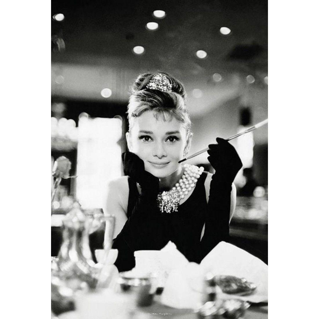 Audrey Hepburn Breakfast At Tiffany's HD Wallpaper, Background Image