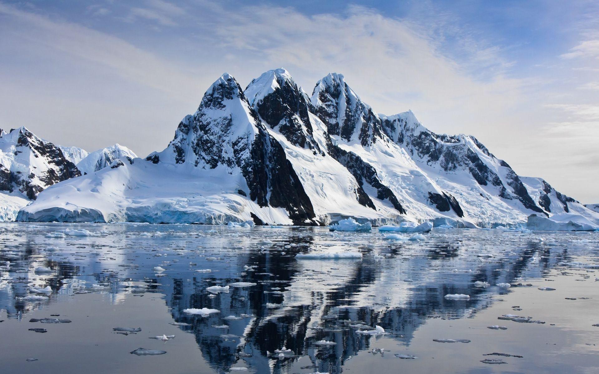 Snow Mountain Lake Reflection wallpaper. Snow Mountain Lake