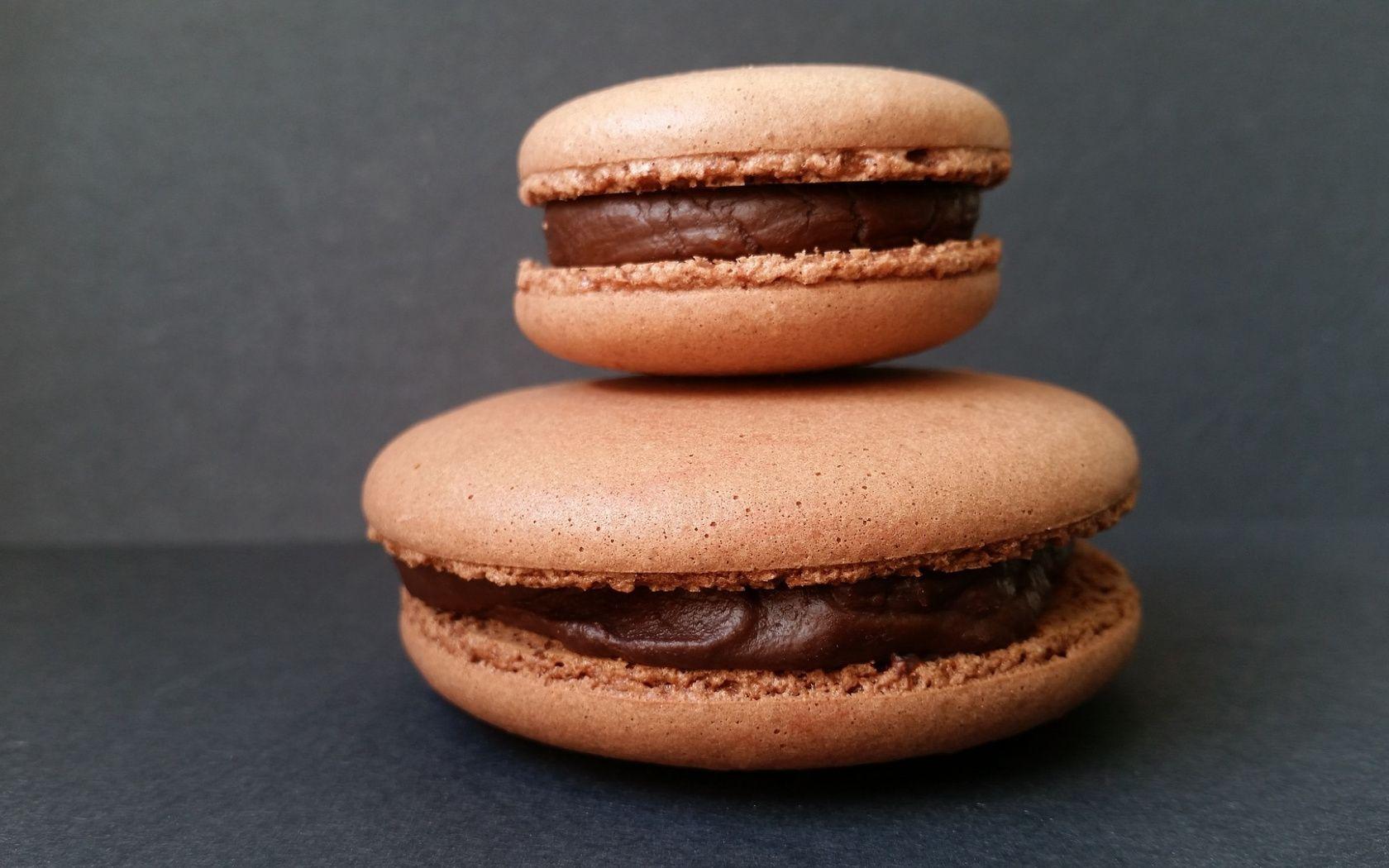 Download 1680x1050 Wallpaper Macaroons, Cakes, Food, Chocolate