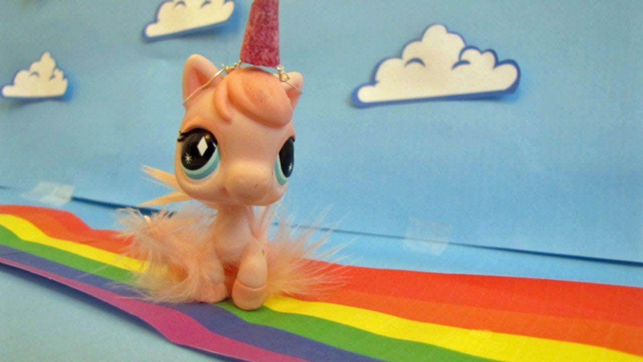 LPS: Pink Fluffy Unicorns Dancing On Rainbows. Unicorns