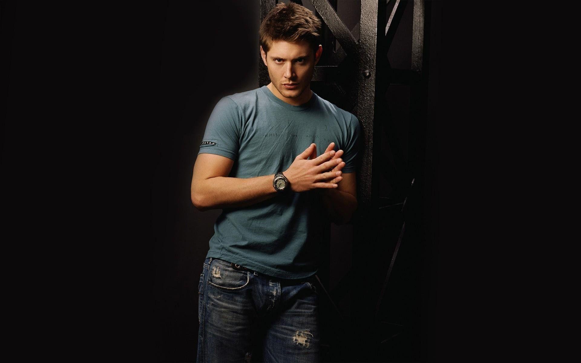 Jensen Ackles Actor Men Jeans T Shirt View HD Wallpaper