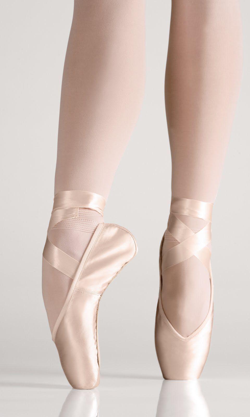 Free Pointe Shoes Cartoon, Download Free Clip Art, Free Clip Art