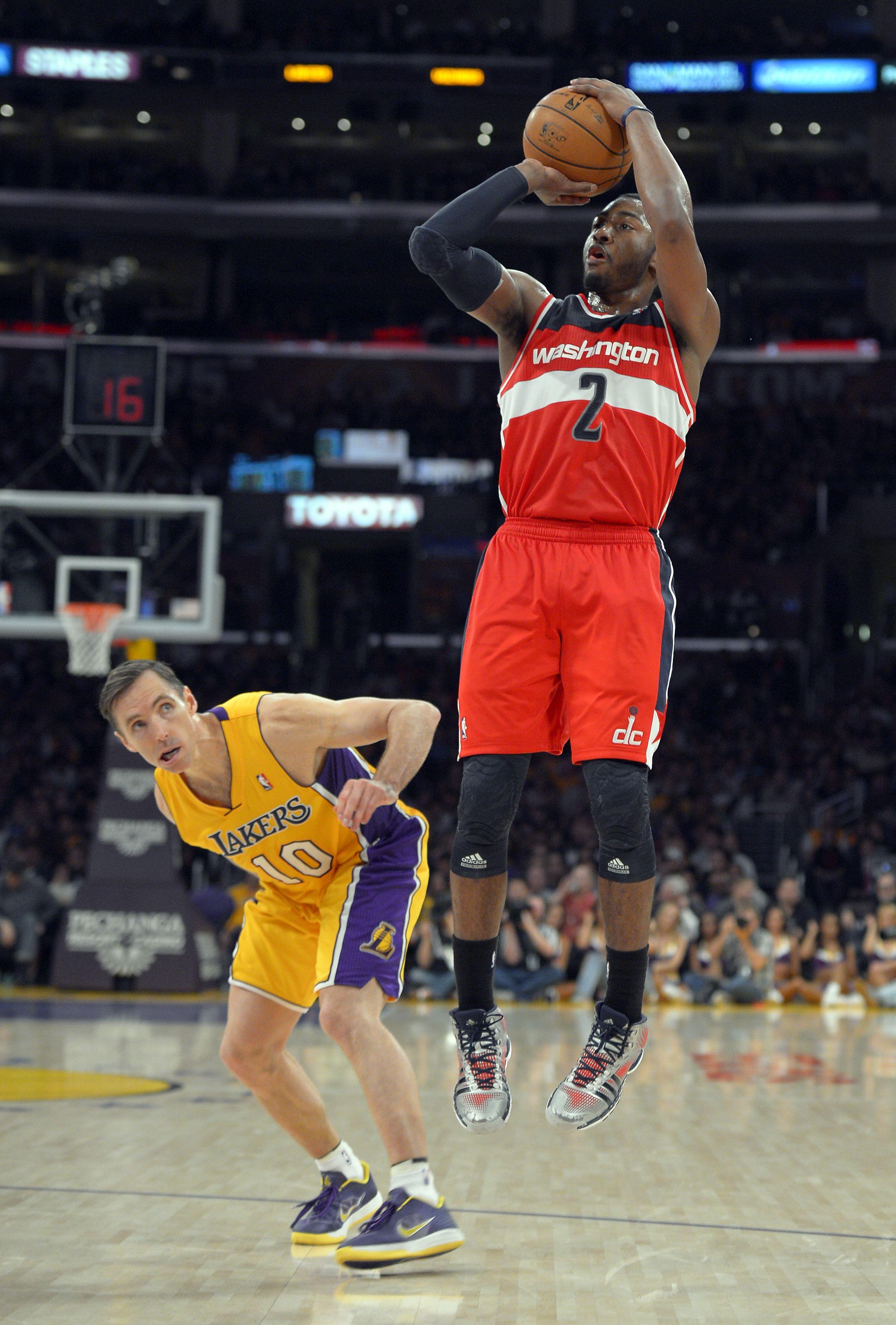 Trevor Ariza, John Wall lead Wizards to victory over Lakers