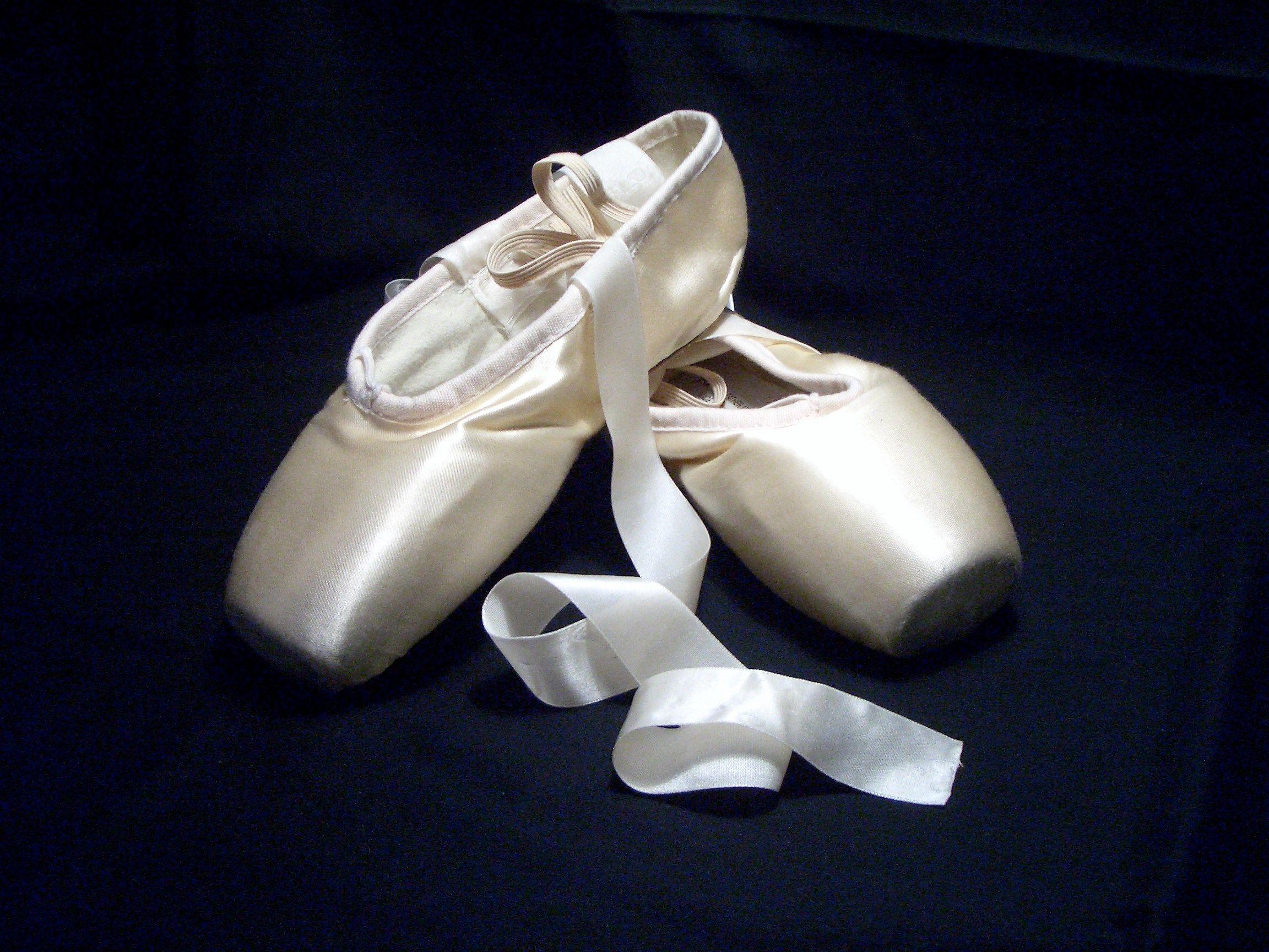 ballet shoes wallpaper free shoes category