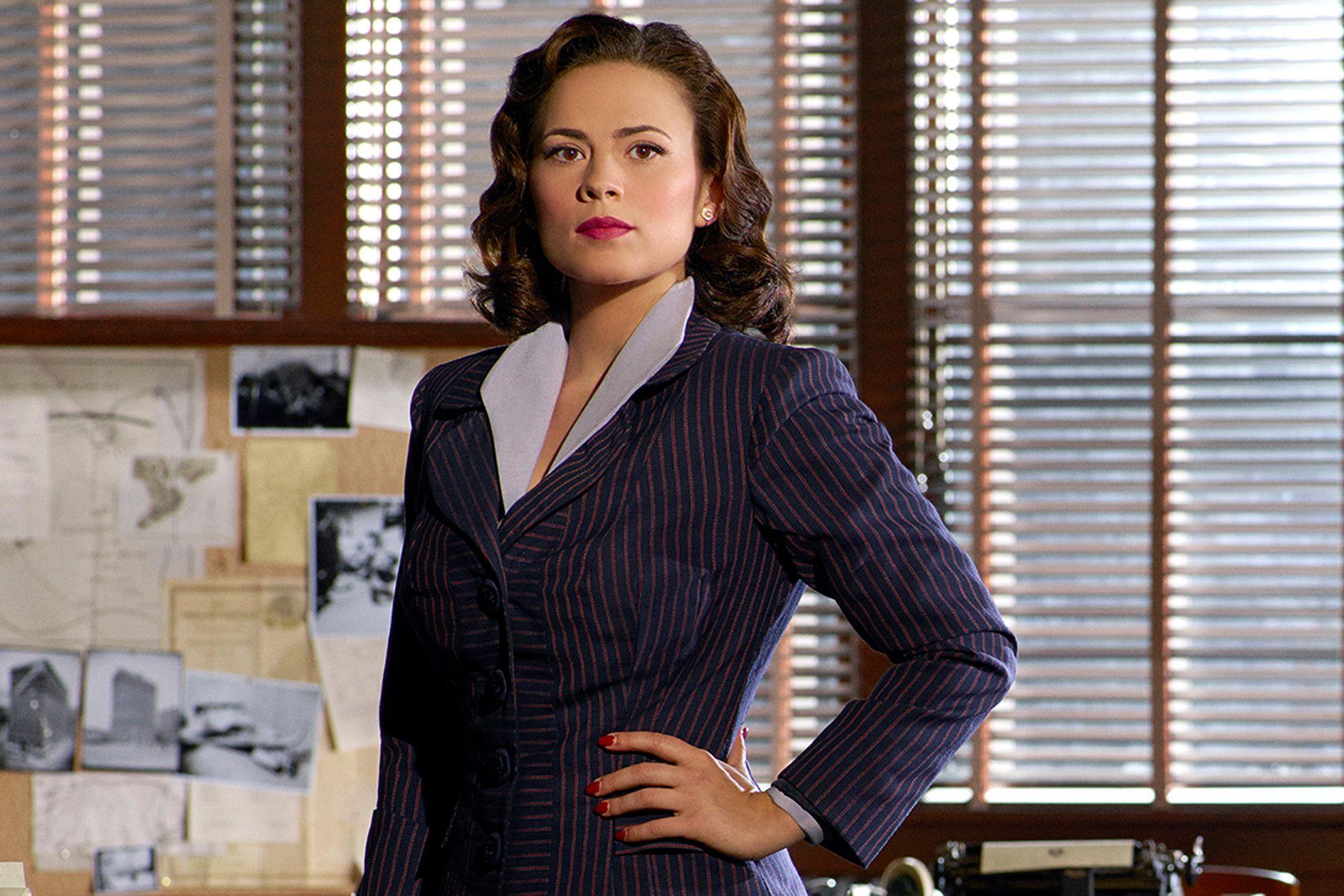 Bombshell Hayley Atwell shines in 'Agent Carter'
