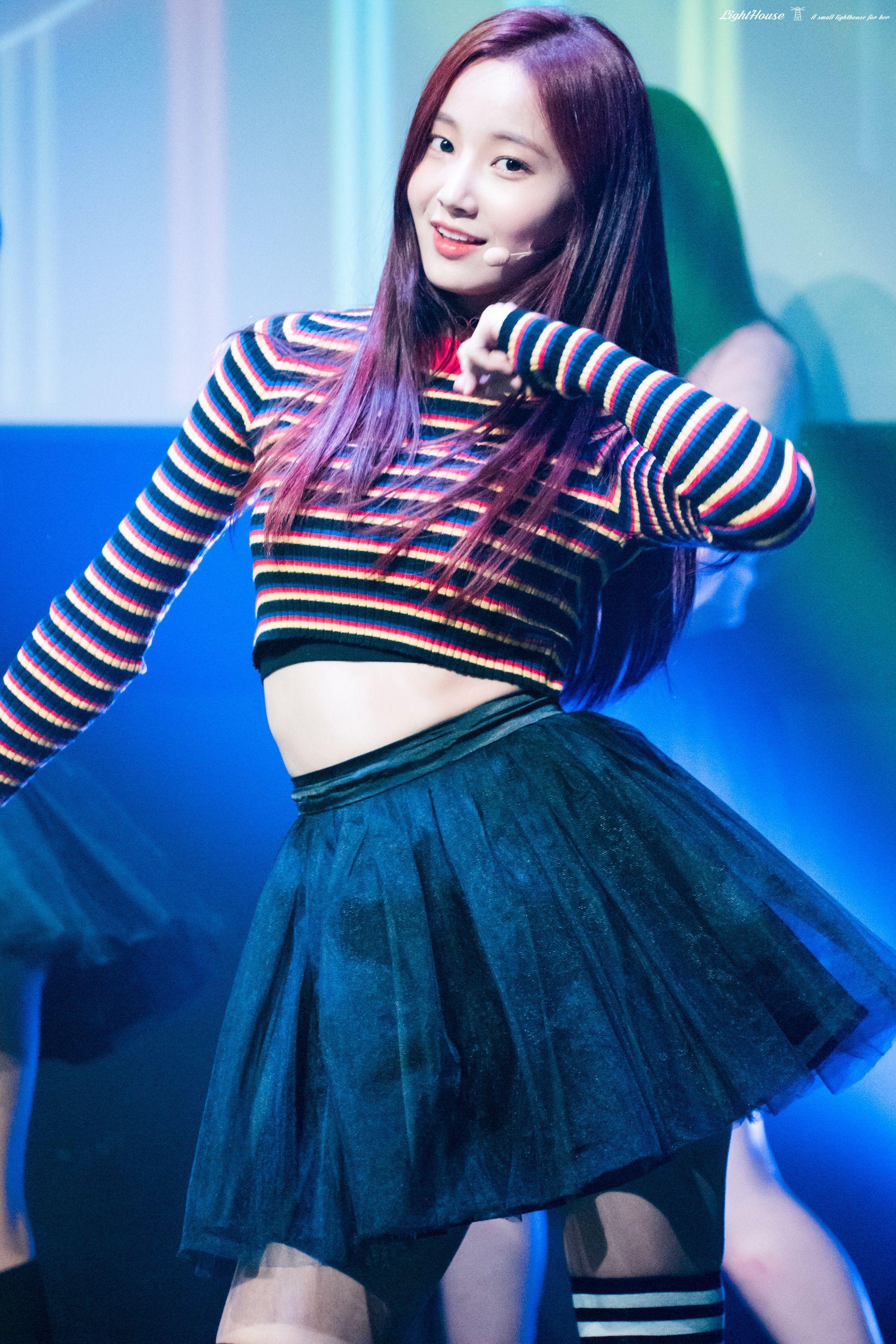 MOMOLAND. Yeonwoo. Kpop, Idol and Kpop girls