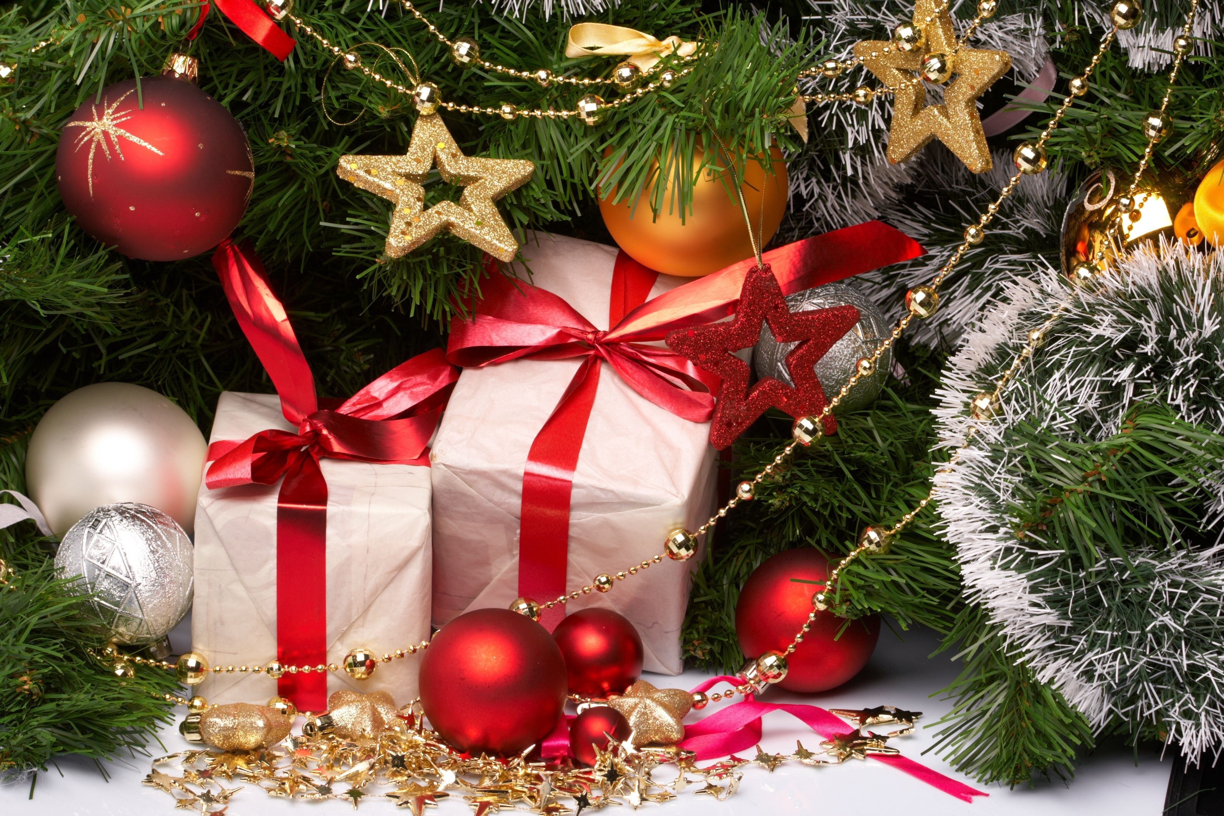 Christmas presents under the tree wallpaper and image