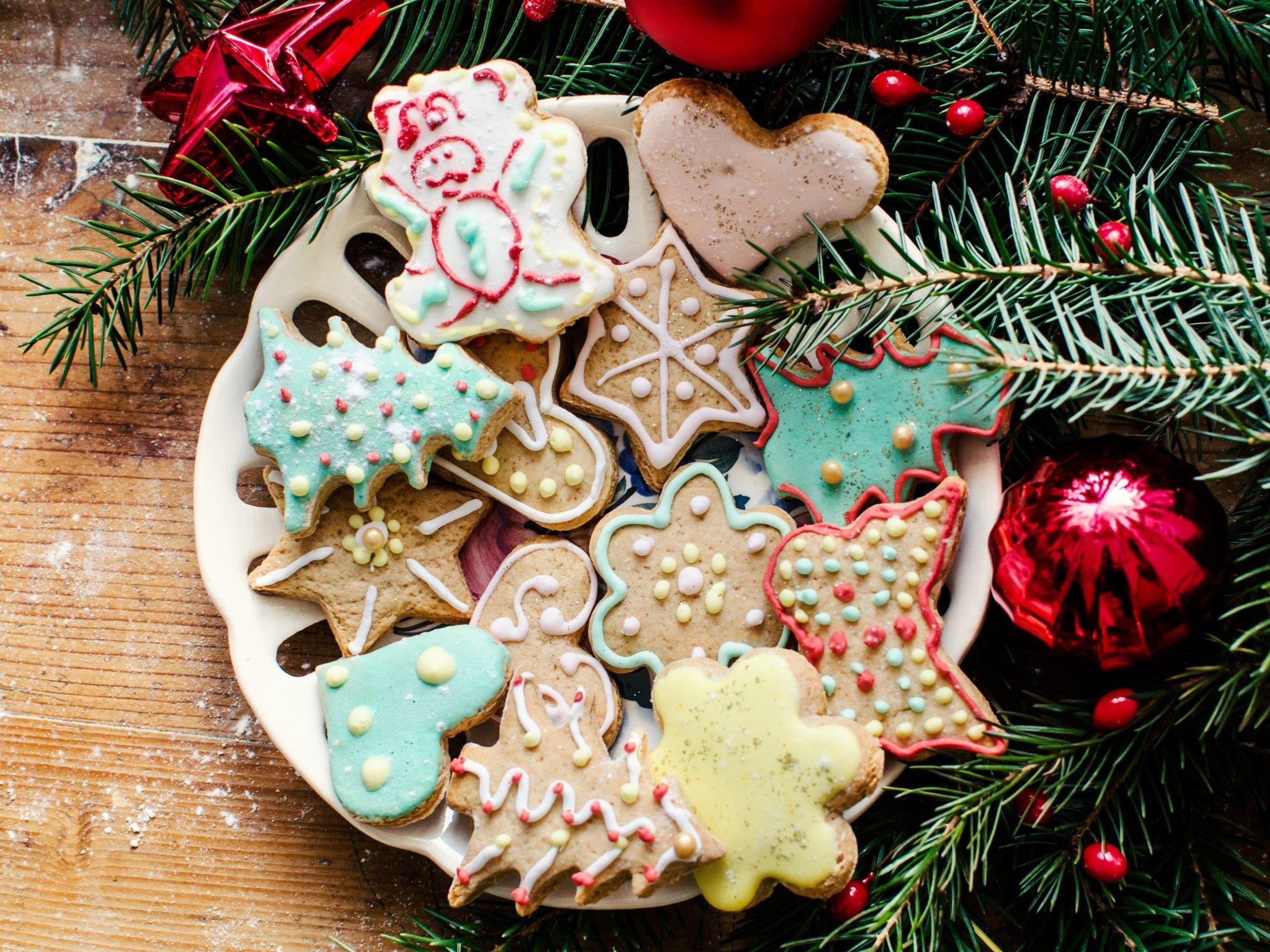 Download 2048x1536 Christmas Cookies, Tree, Sugar Powder, Dessert