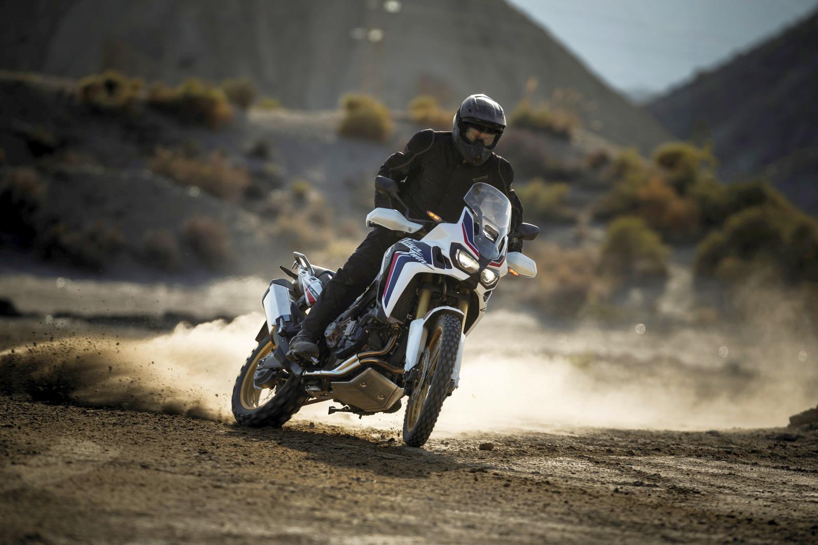 Honda Africa Twin CRF1000L Picture Motorcycles / Photo Gallery