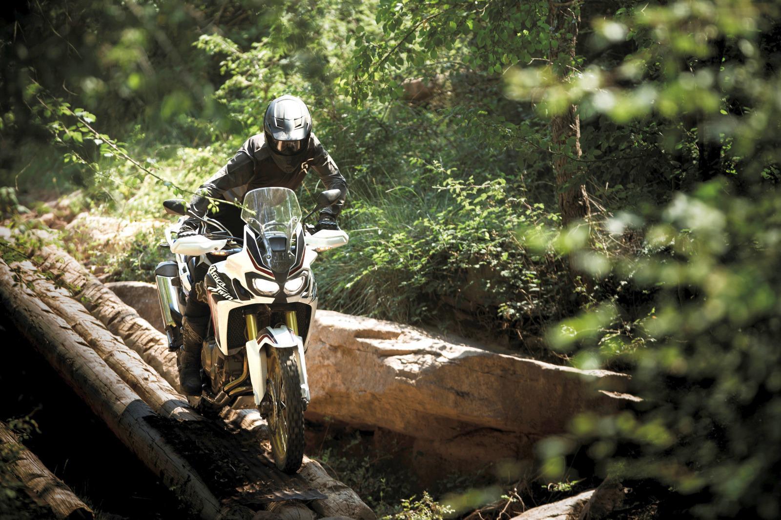 Honda Africa Twin CRF1000L Picture Motorcycles / Photo Gallery