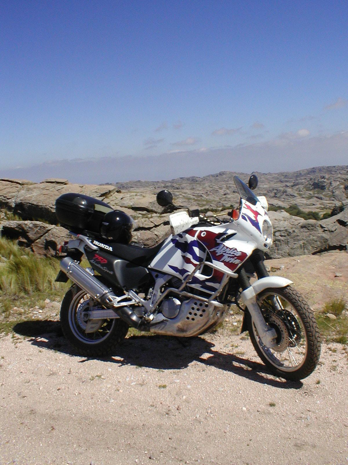 Honda XRV 750 Africa Twin picture. Honda photo gallery