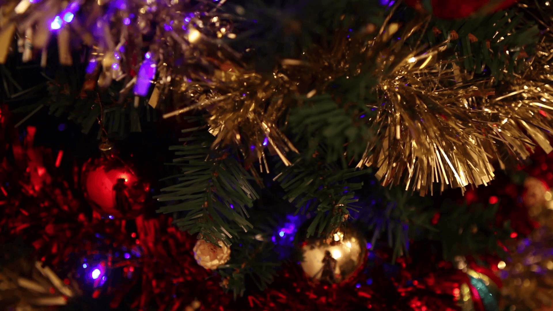 4k christmas tree with decorations, tinsel, sparkle lights and balls