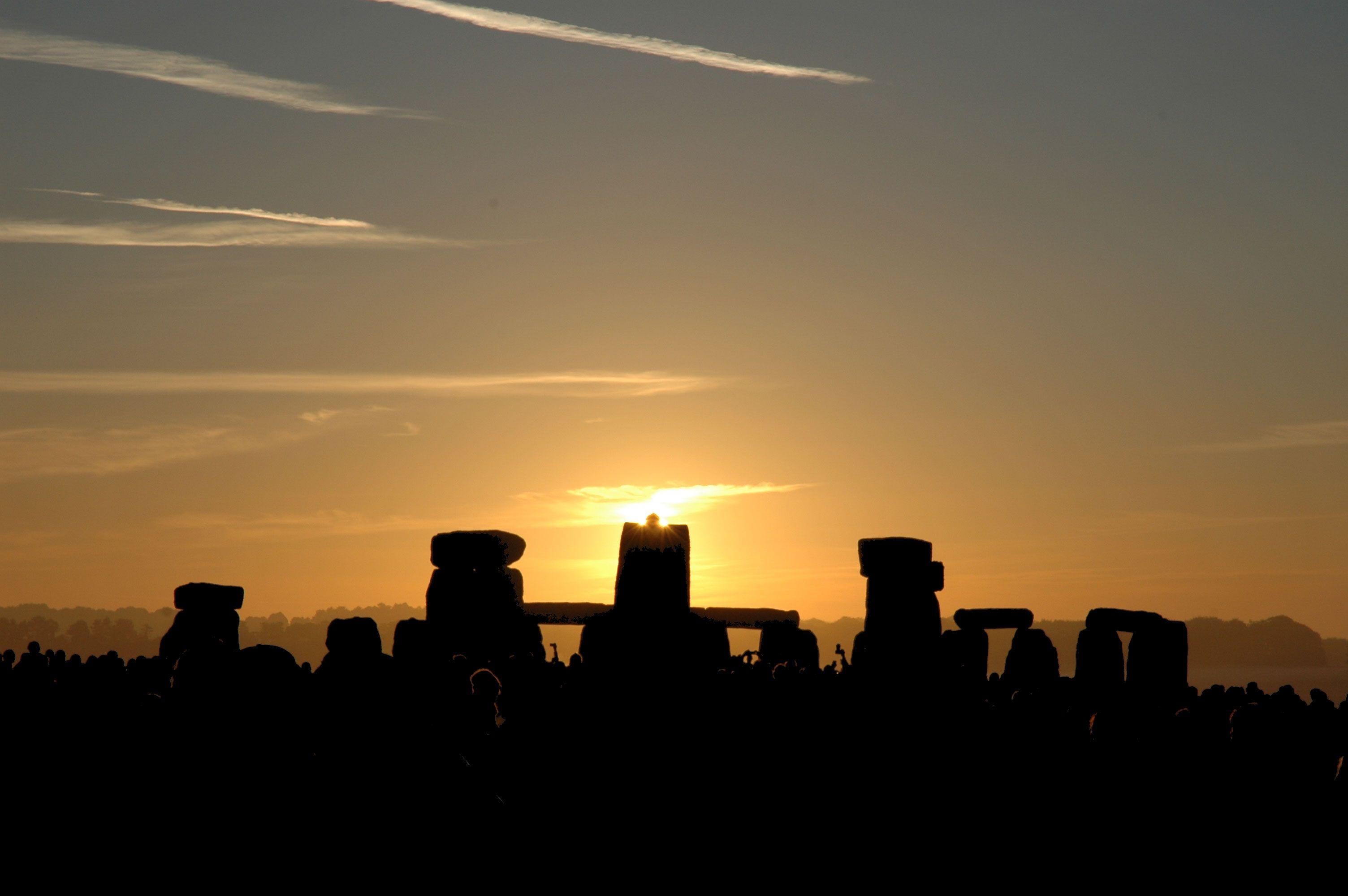 La Salida del Sol del Solsticio en Stonehenge. Imagen astronomía