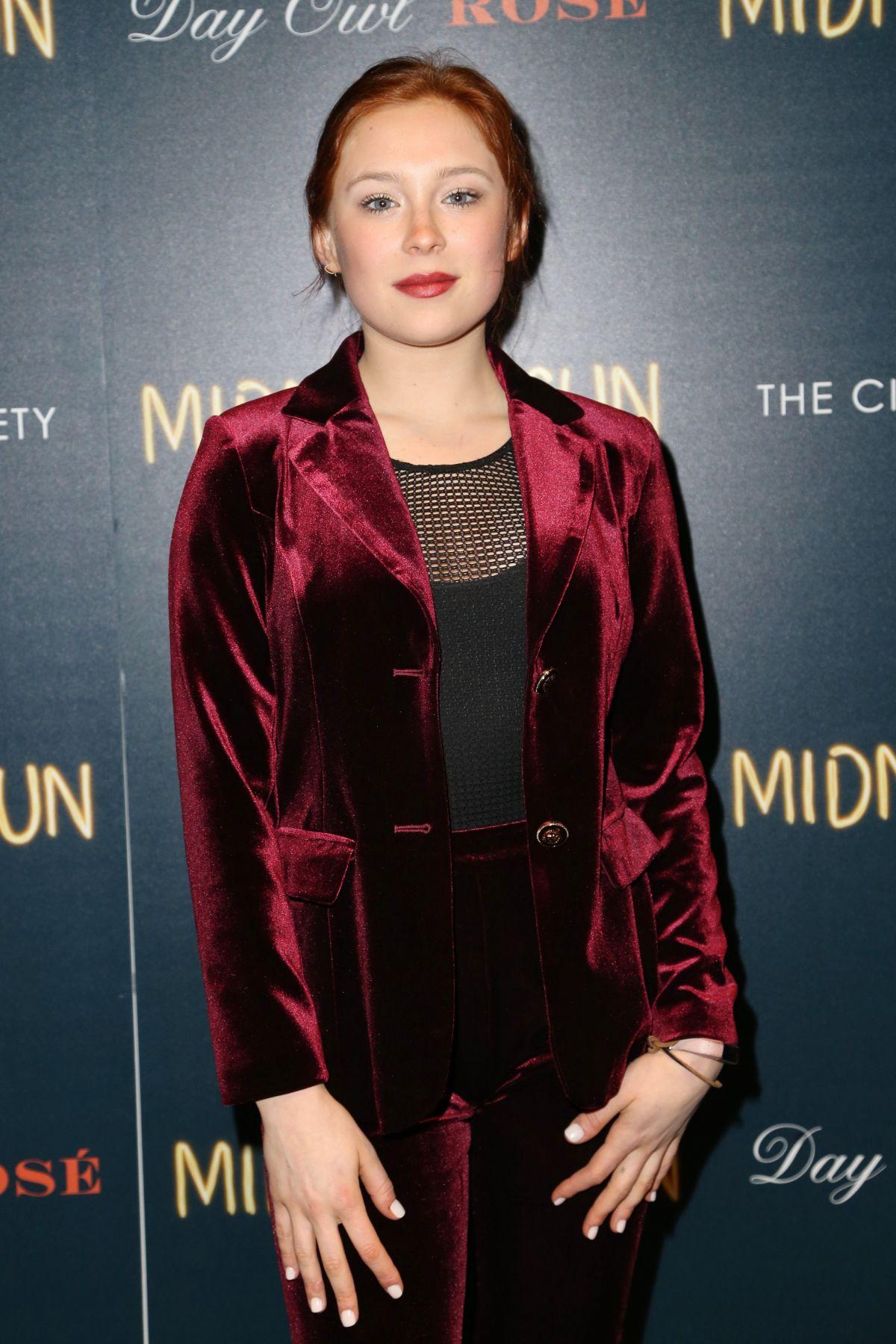 Hot Picture Of Mina Sundwall Which Are Simply Astounding