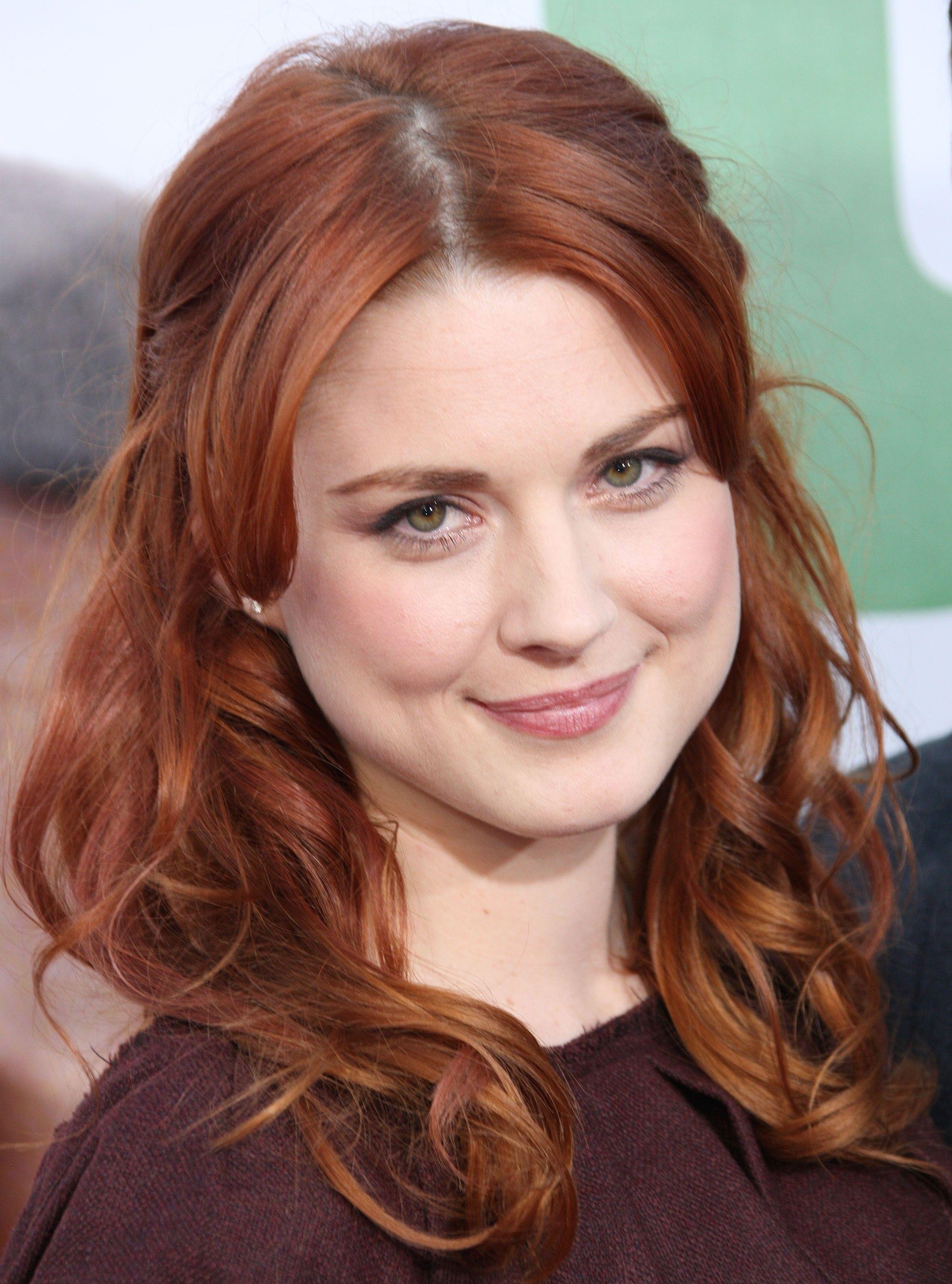 1047x1572px Alexandra Breckenridge 257.65 KB