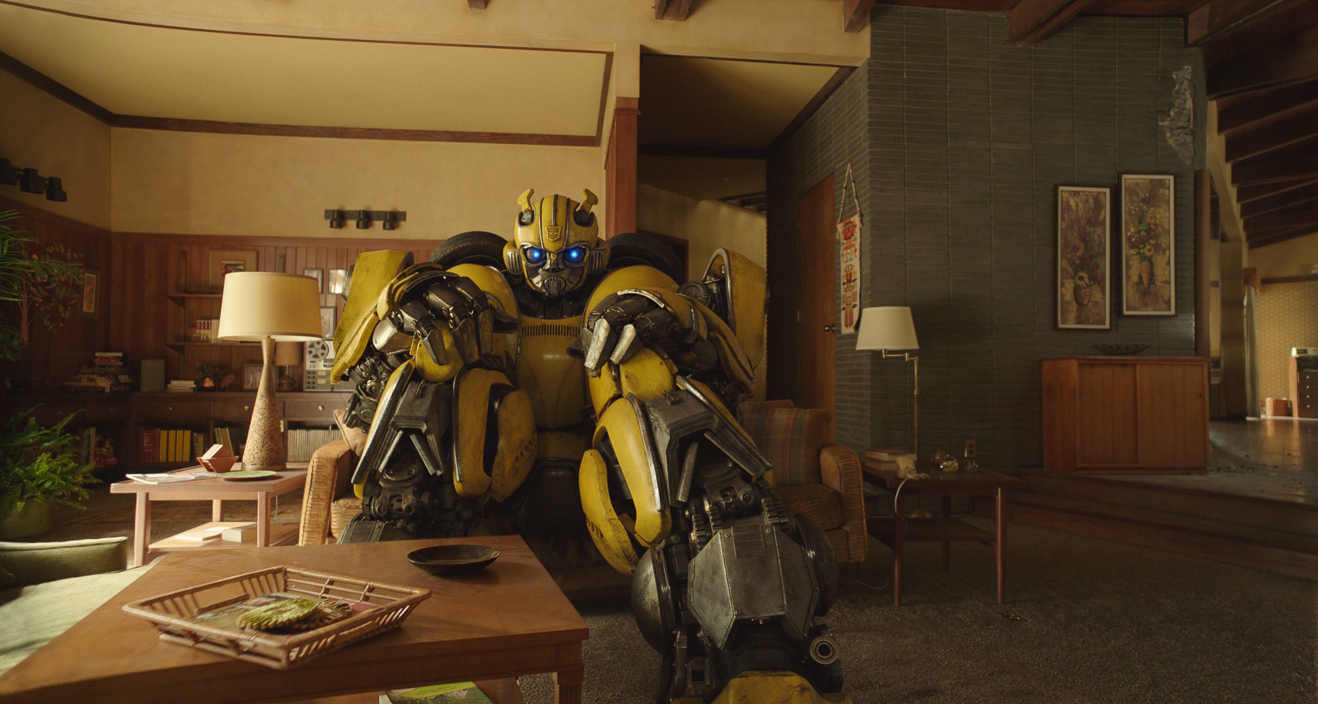 4k wallpaper of Bumblebee sitting on the sofa in the 2018 Bumblebee