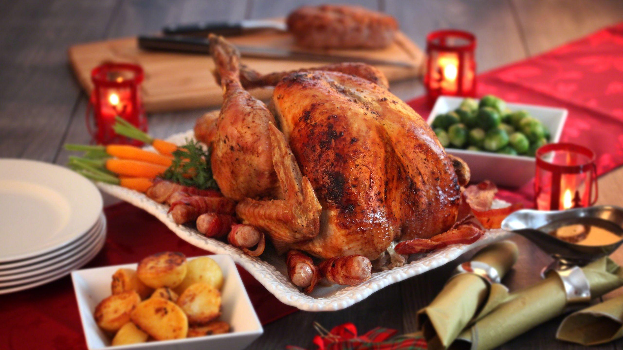 Download wallpaper 2560x1440 turkey, roast, poultry, dinner