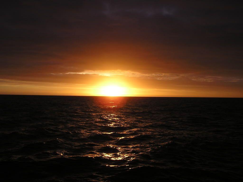 Cosillas de internet: Amanecer desde el mar Mi cámara