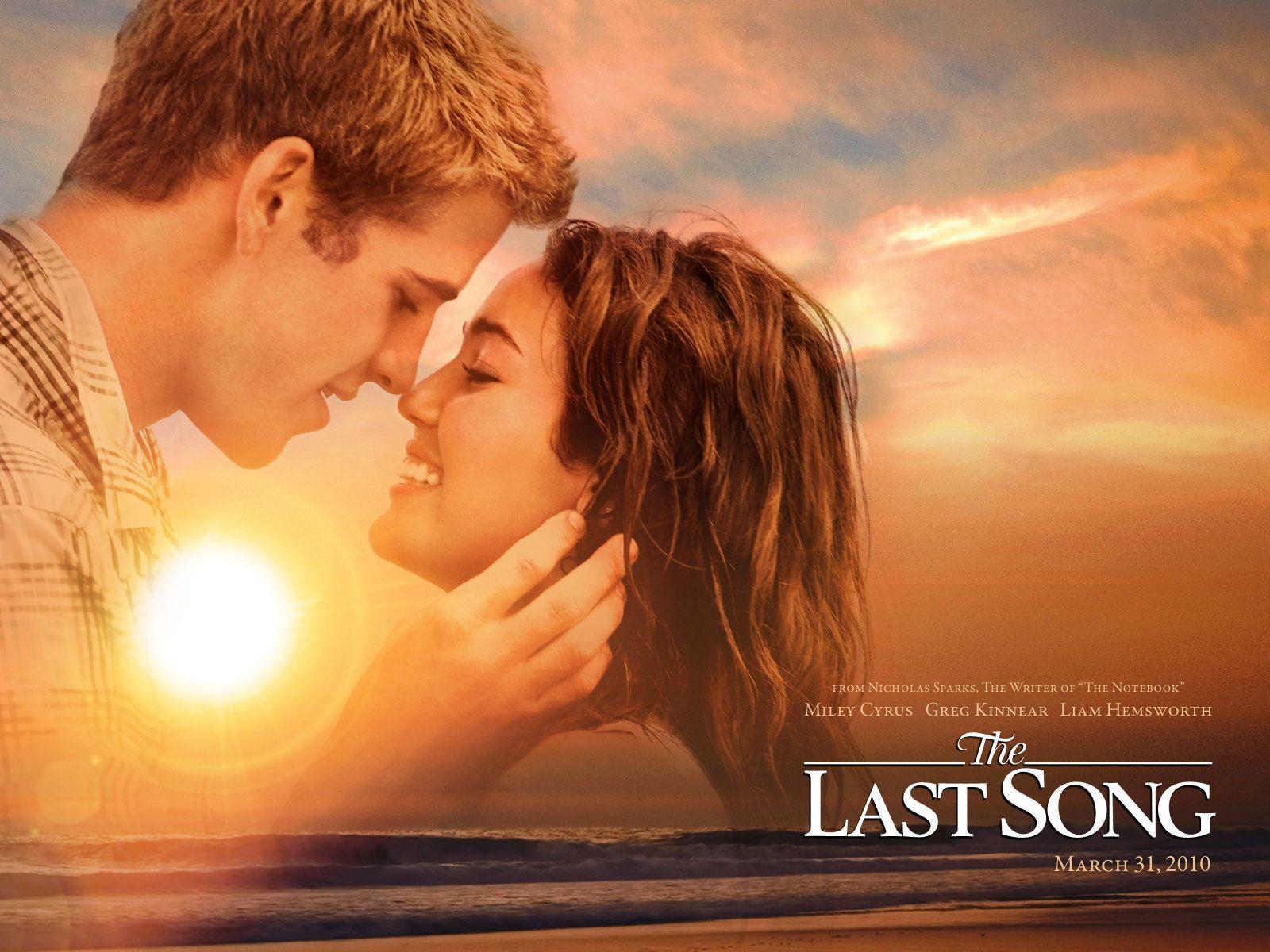 Miley Cyrus and Liam Hemsworth, the movie The Last Song wallpaper