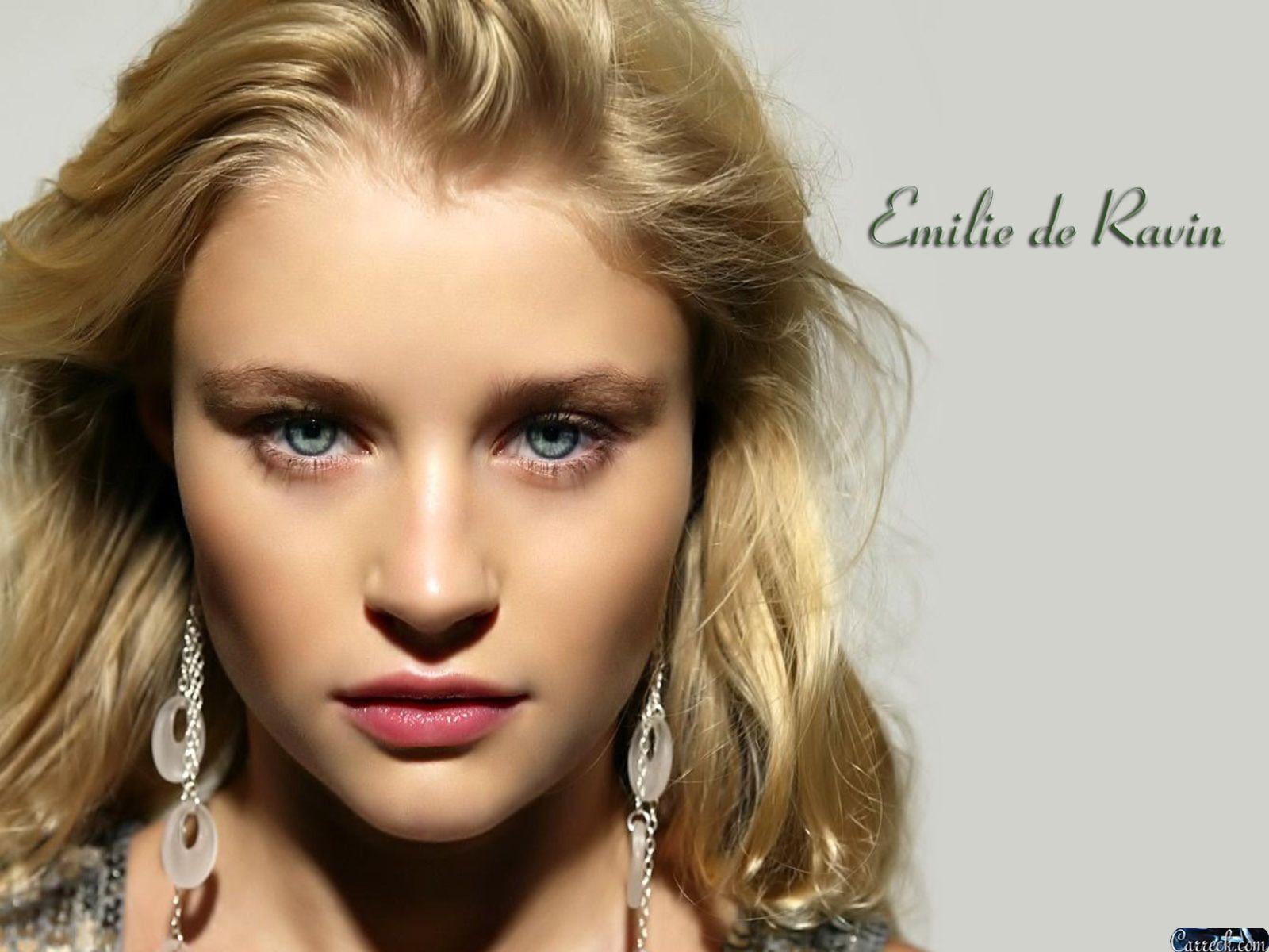 Emilie De Ravin Wallpapers - Wallpaper Cave