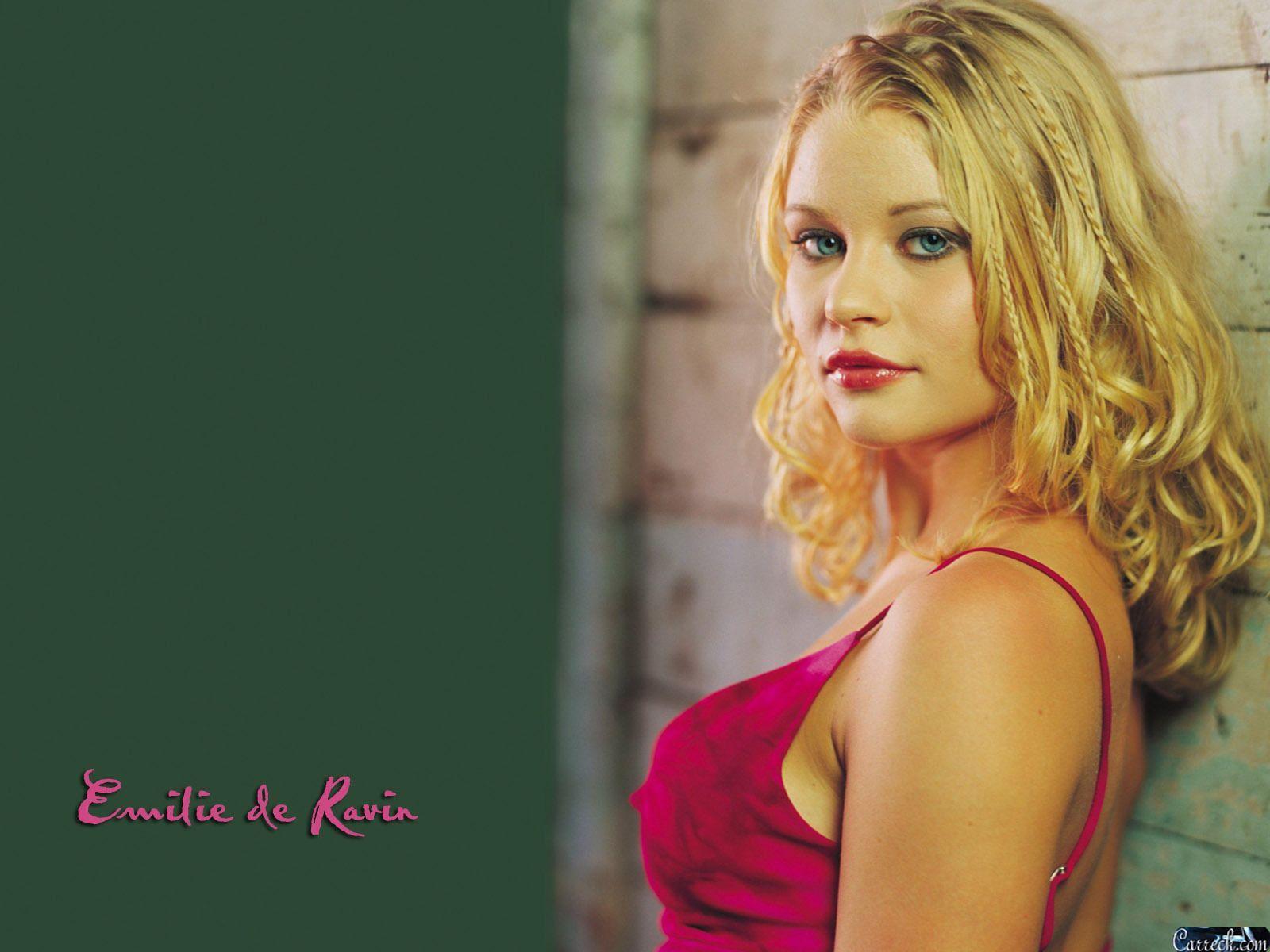 Emilie De Ravin Wallpaper 12 X 1200