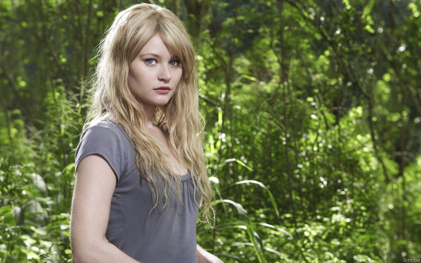 Emilie De Ravin Wallpaper 02