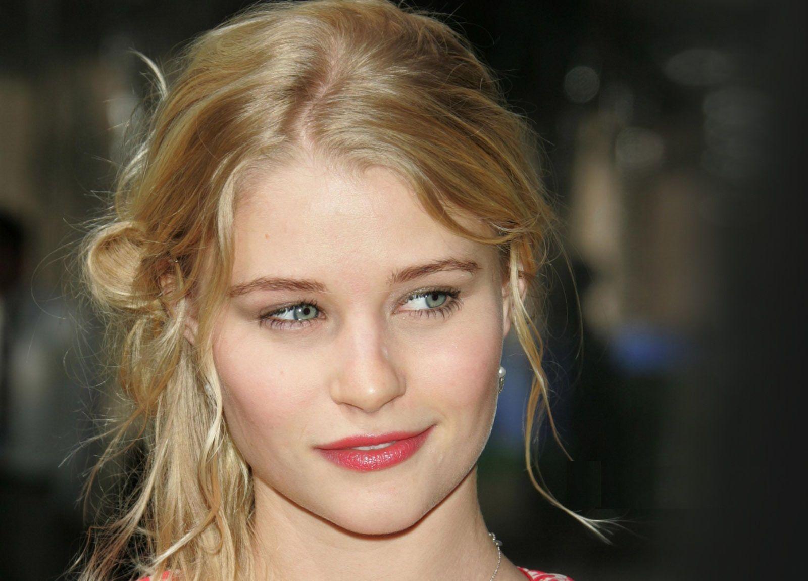 Emilie De Ravin Wallpapers - Wallpaper Cave