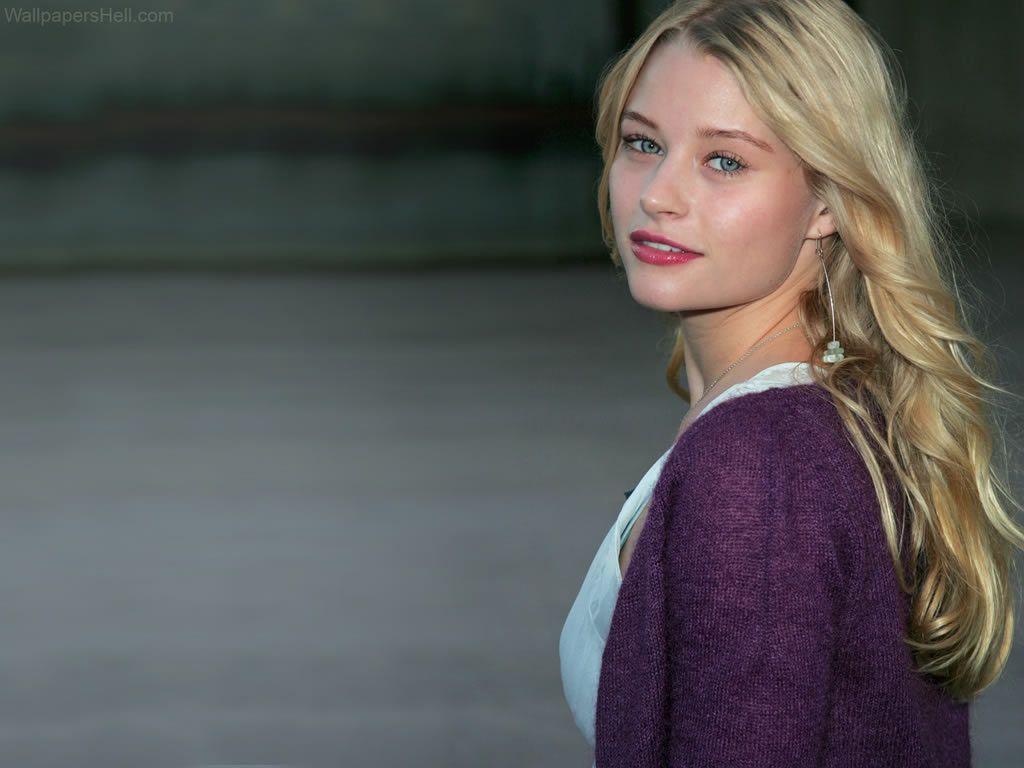 Emilie De Ravin 2012