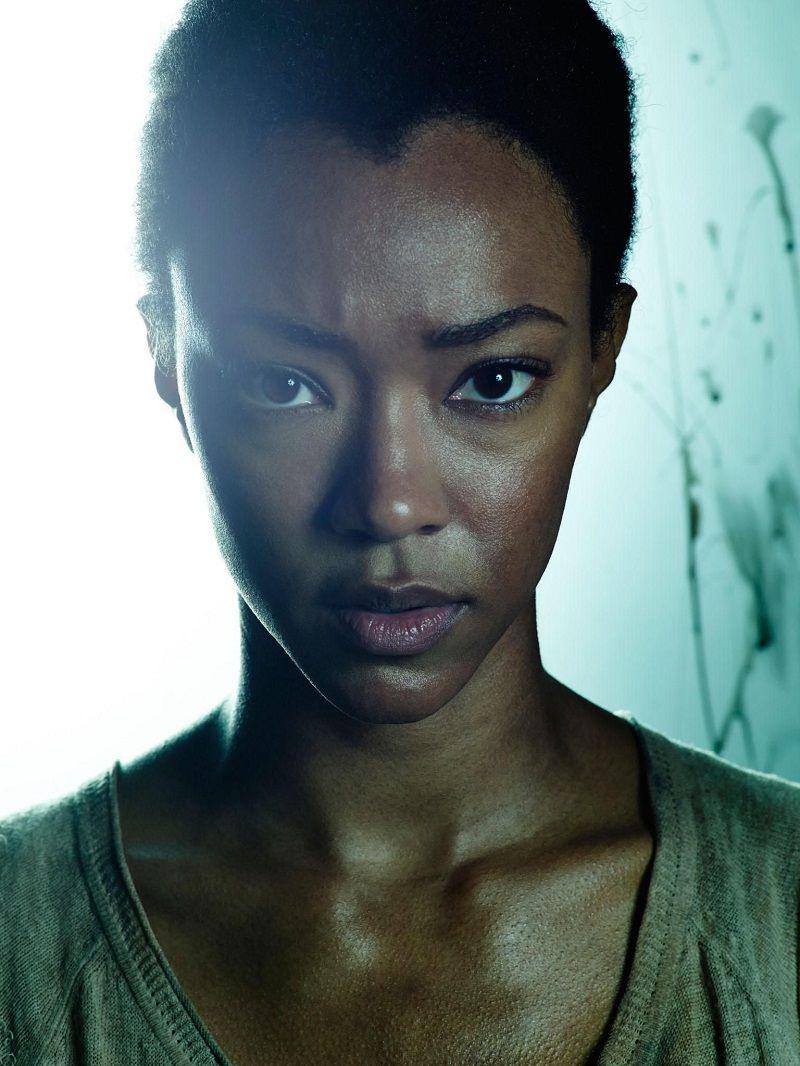 Nice! 'The Walking Dead' Star Sonequa Martin Green Books Lead