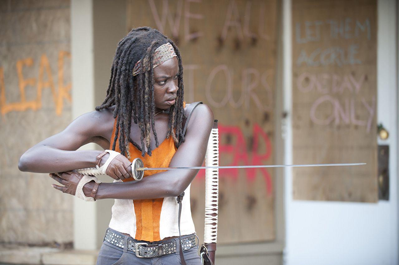 Photo The Walking Dead TV Danai Gurira Swords Michonne Girls Negroid
