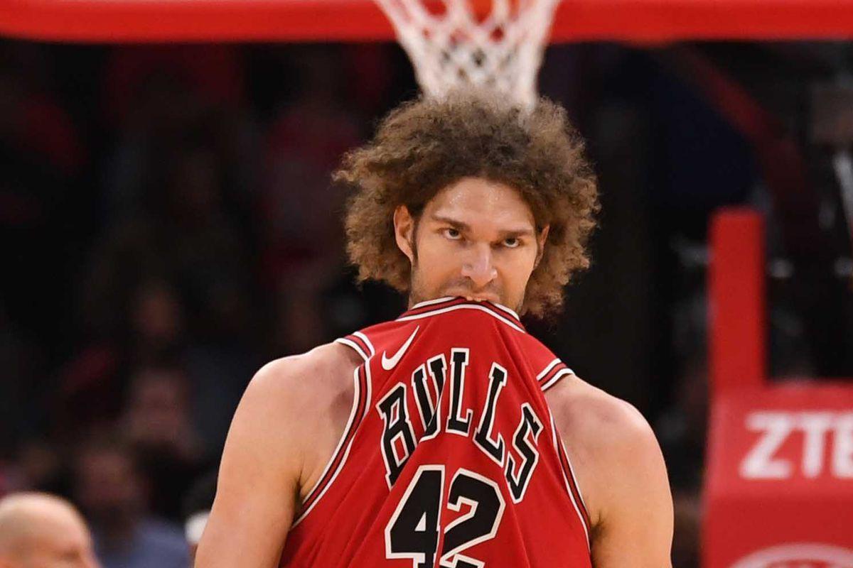 Robin Lopez is a Special Teammate, and is Helping Lauri Markkanen