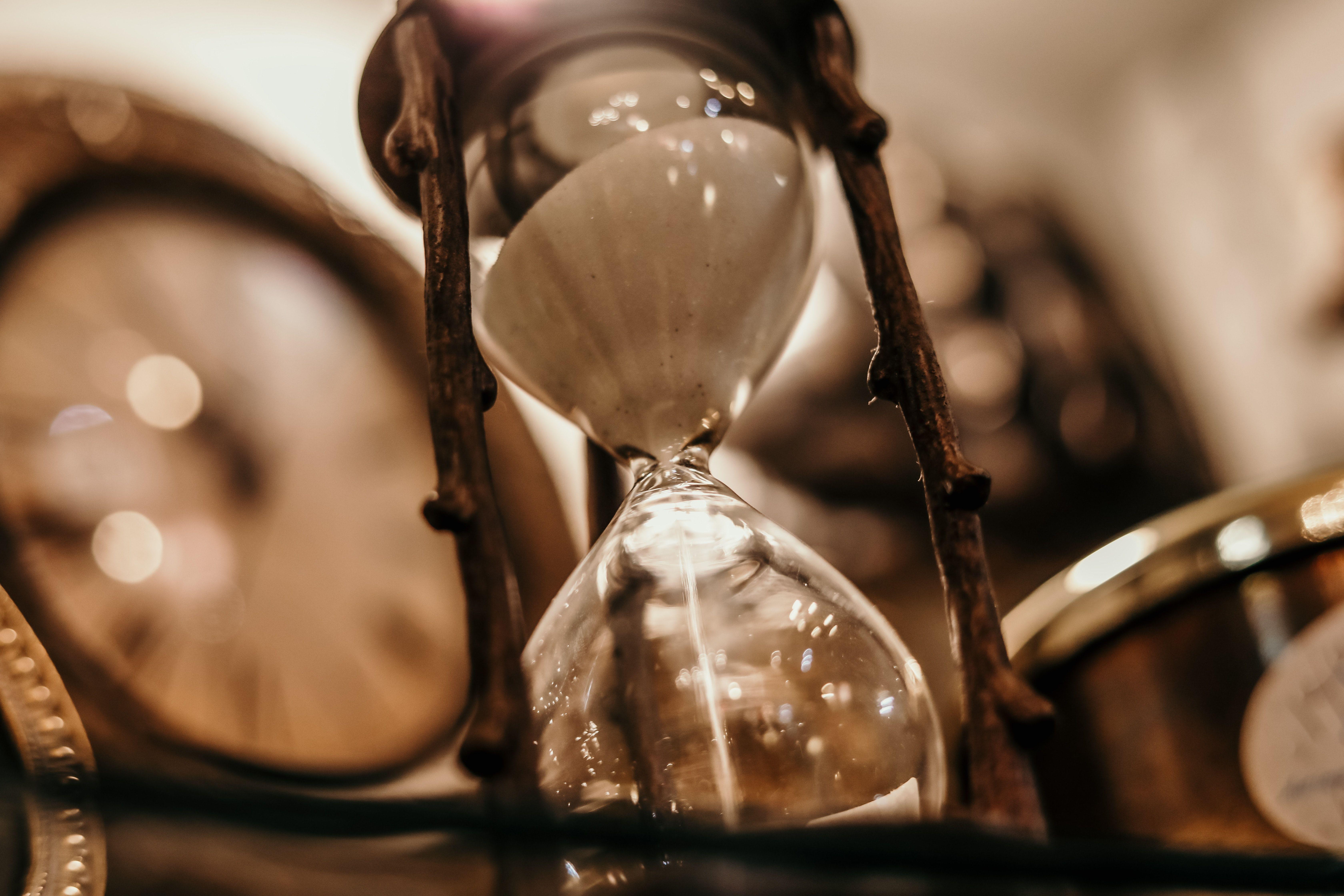 Shallow Focus Photography of Hourglass · Free