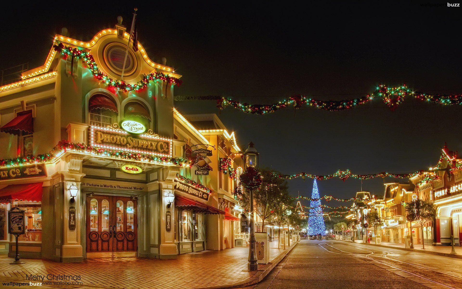 Decorated town at Christmas HD Wallpaper