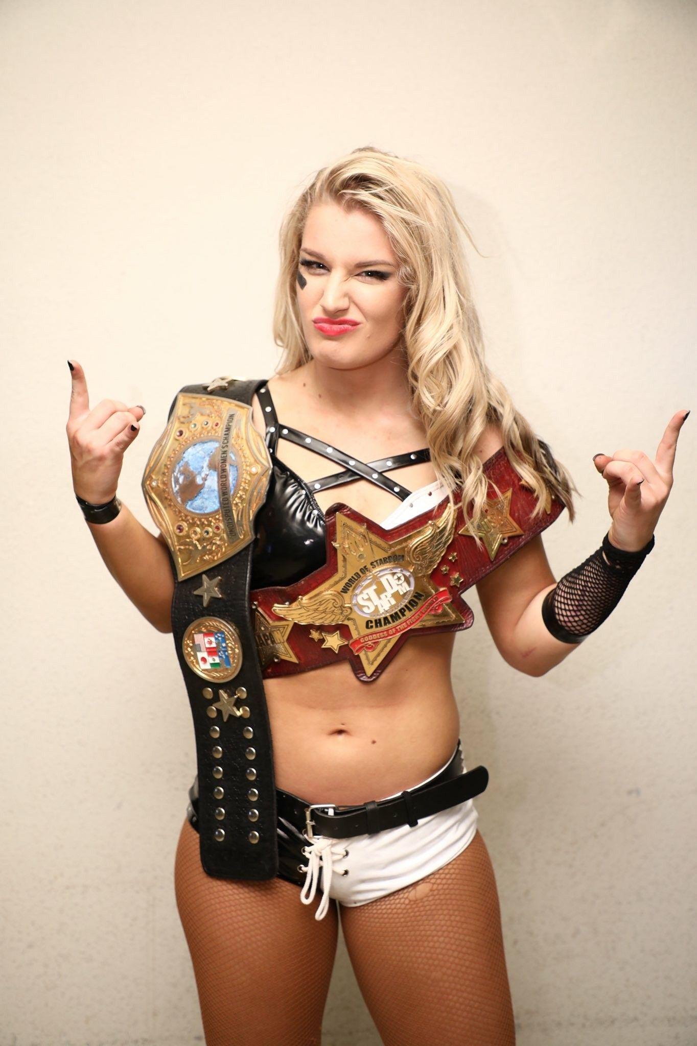 Toni Storm. Female Wrestlers. Wrestling, Female