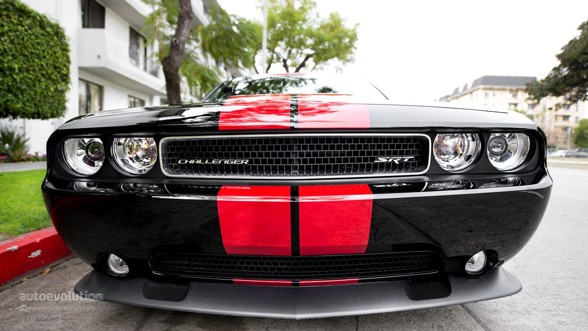 Dodge Challenger SRT8 392 HD Wallpaper