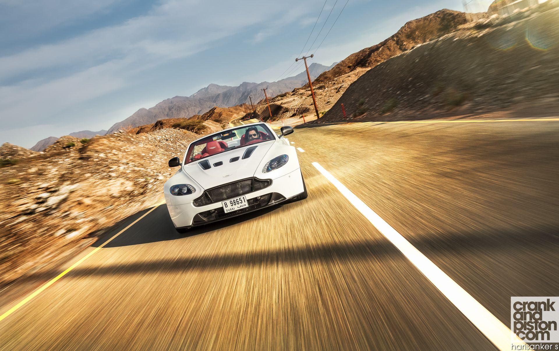 Aston Martin V12 Vantage S Roadster. Set 1