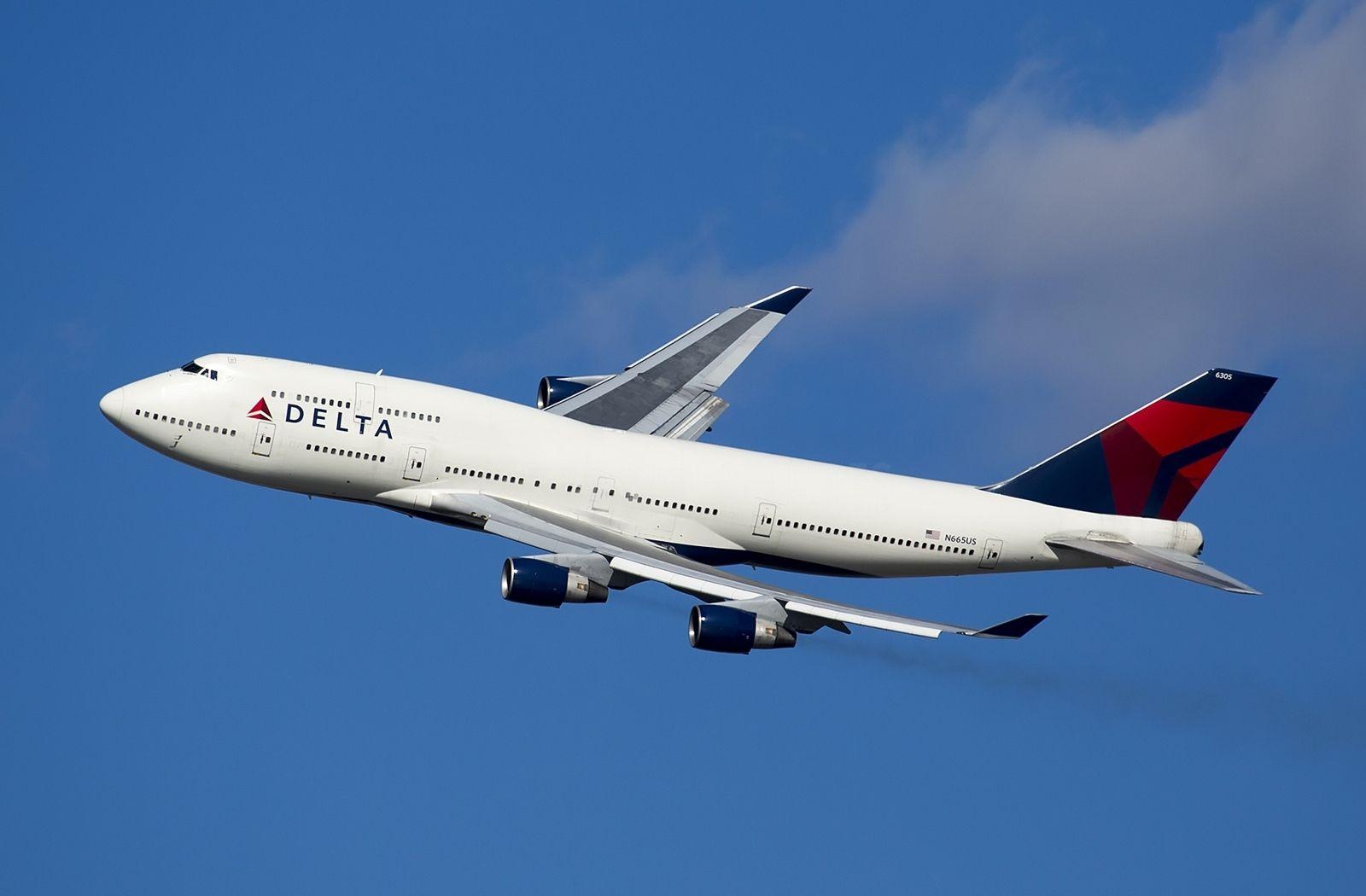 Boeing 747 400 Of Delta Airlines Inflight Aircraft Wallpaper 3381