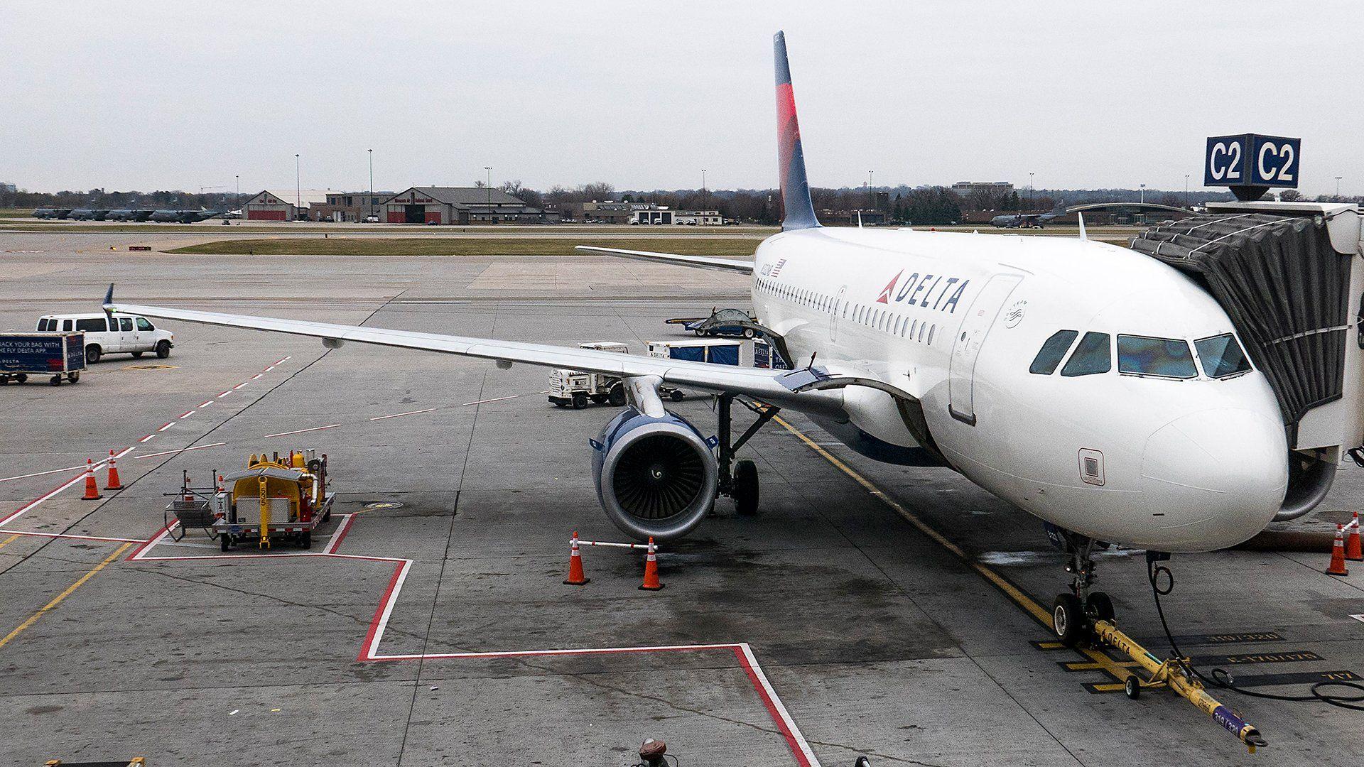 Delta Apologizes After Crew Threatens Family With Jail for Not