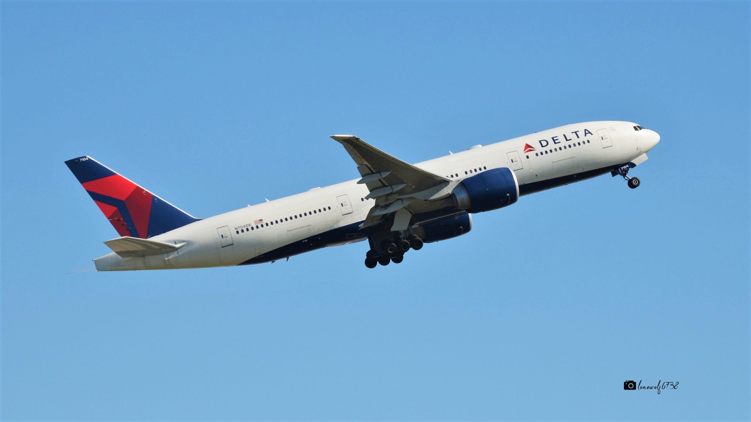 N704DK Delta Air Lines Boeing 777 232(LR) Over Sydney Airport HD