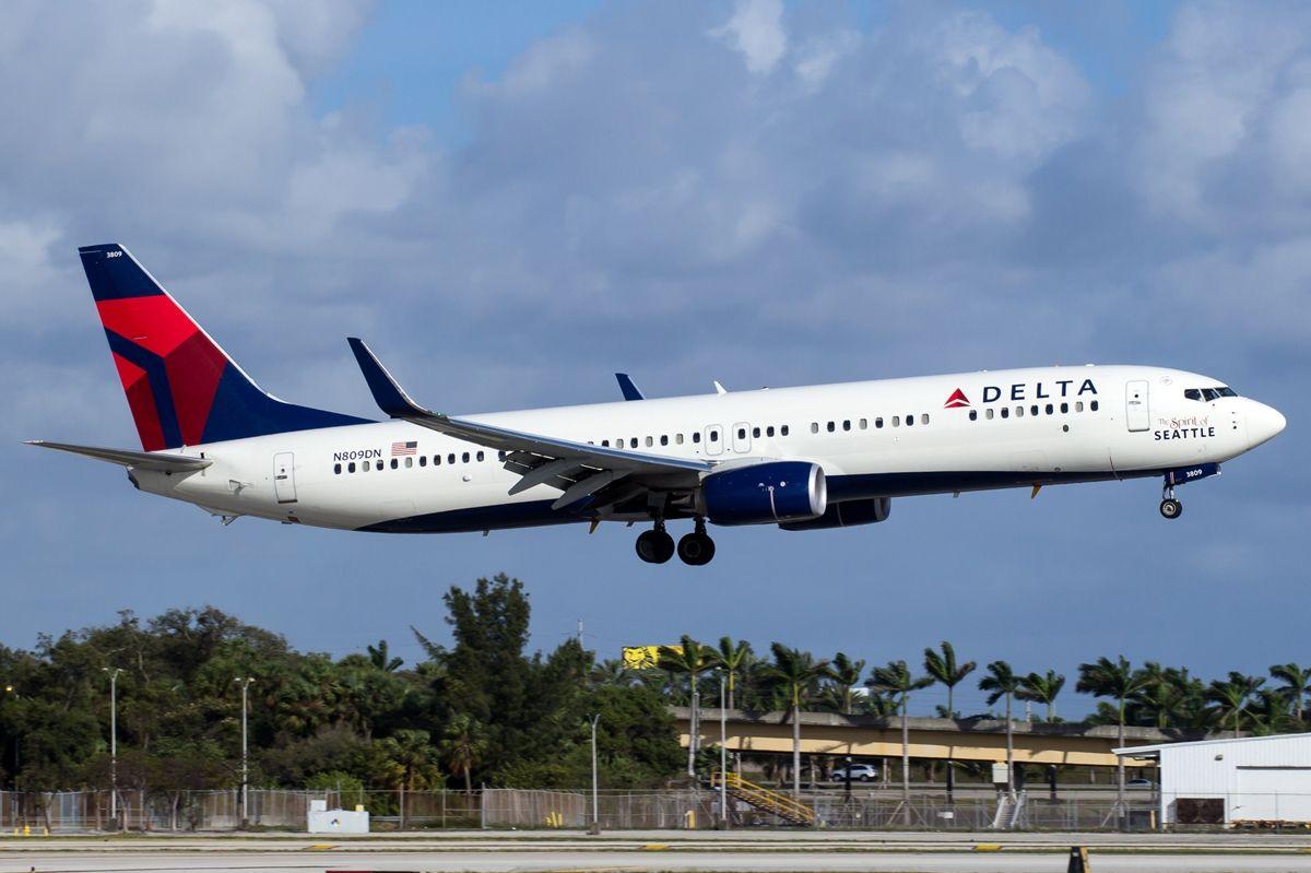 Delta Air Lines Boeing 737 900ER On Climbing Phase. Top Aircraft