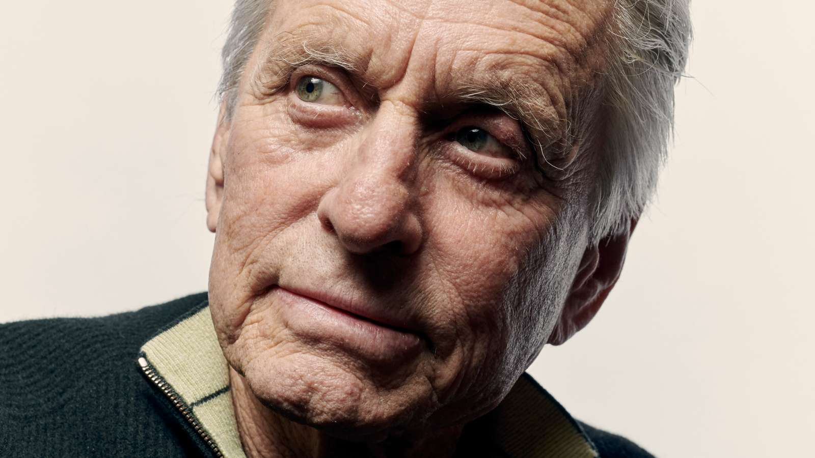 Michael Douglas refuses to age gracefully in 'The Kominsky Method